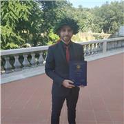 Laureato in scienze e tecnologie alimentari sostiene lezioni di preparazione in Biologia, microbiologia, anatomia, chimica, matematica, chimica analitica, scienze